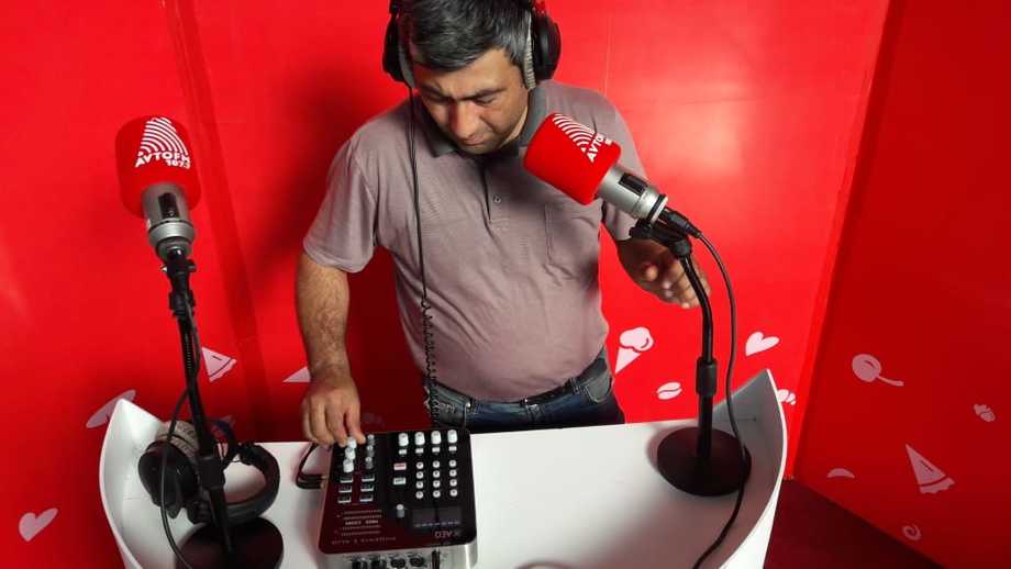 AVTO RADIO DE AZERBAYAN SELECCIONA LA TECNOLOGIA DIGITAL AEQ  PARA  SUS  ESTUDIOS 