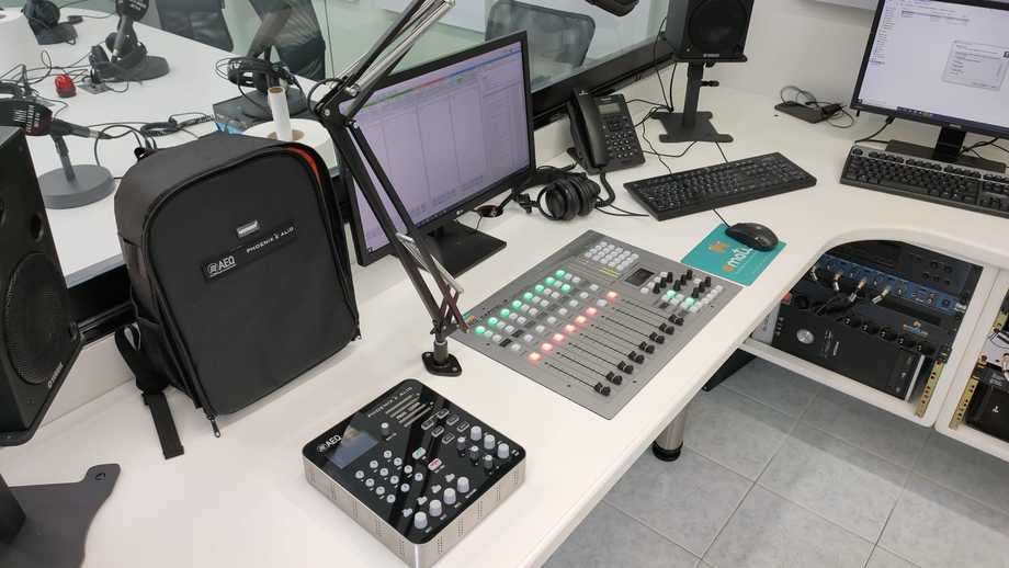 EMATIZA DIGITAL instala en JUCAL RADIO una consola AEQ CAPITOL