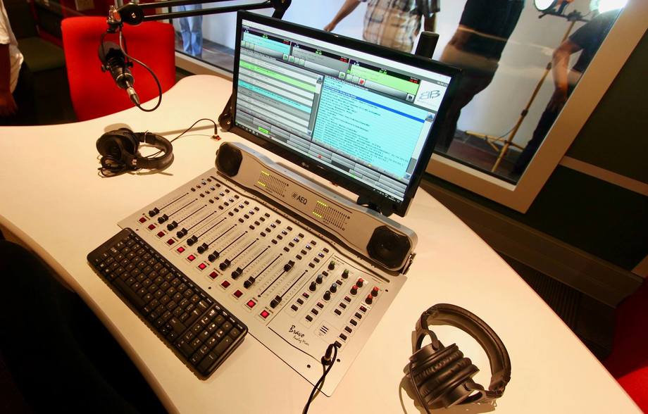 La sudafricana Radio Moletsi selecciona el mezclador AEQ BRAVO para su nuevo estudio móvil 