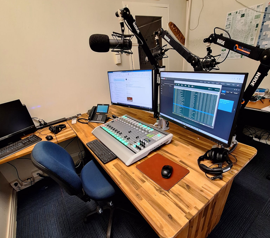 La Australiana PAKAM Radio selecciona la consola digital AEQ Forum IP para su estudio principal
