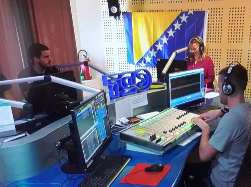 TECNOLOGIA DIGITAL AEQ EN EL ESTUIO PRINCIPAL DE EMISIONES DE RADIO CAZIN EN BOSNIA