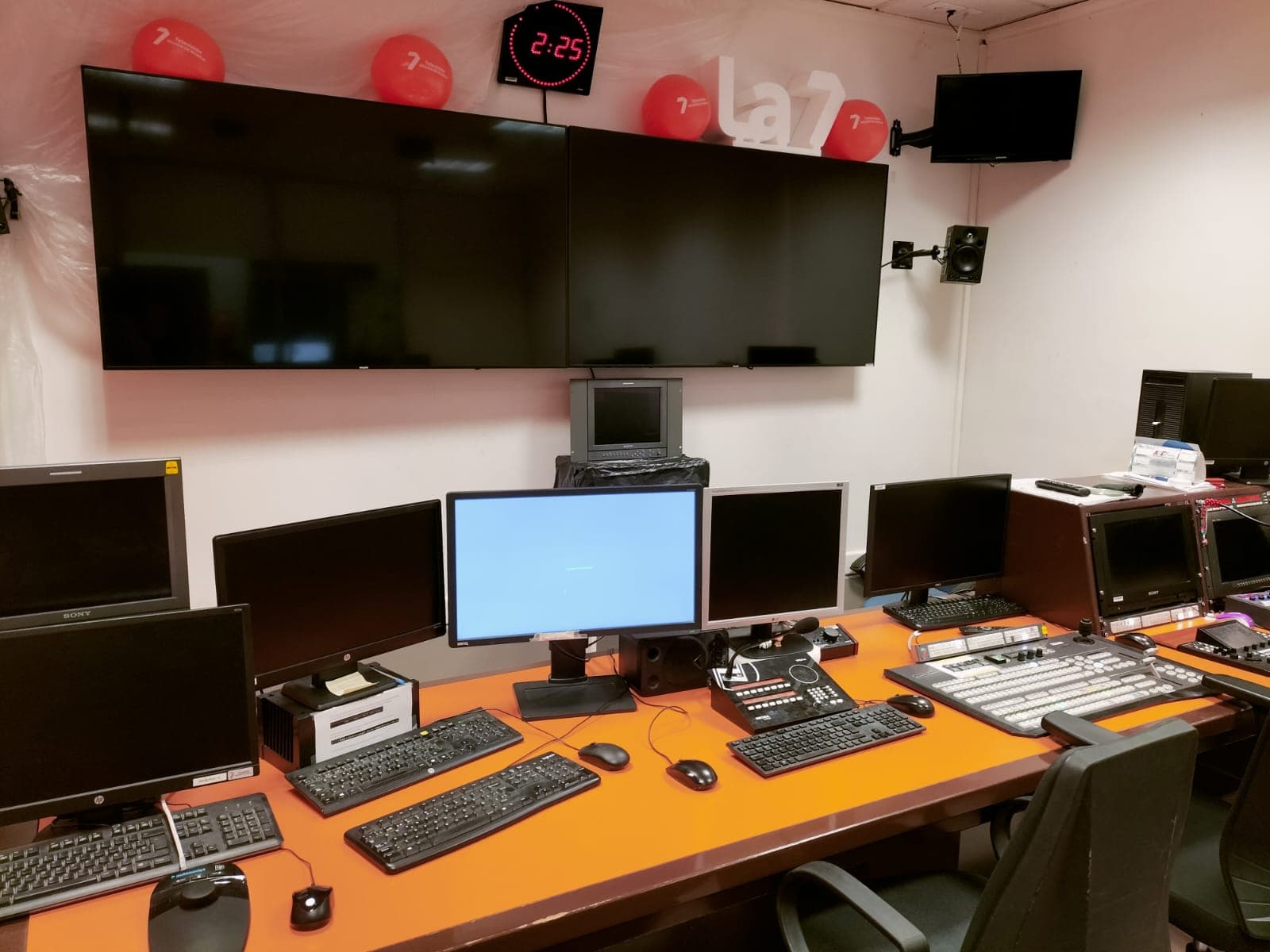 7TV actualiza su centro de producción de Murcia con el Sistema de Intercom AEQ
