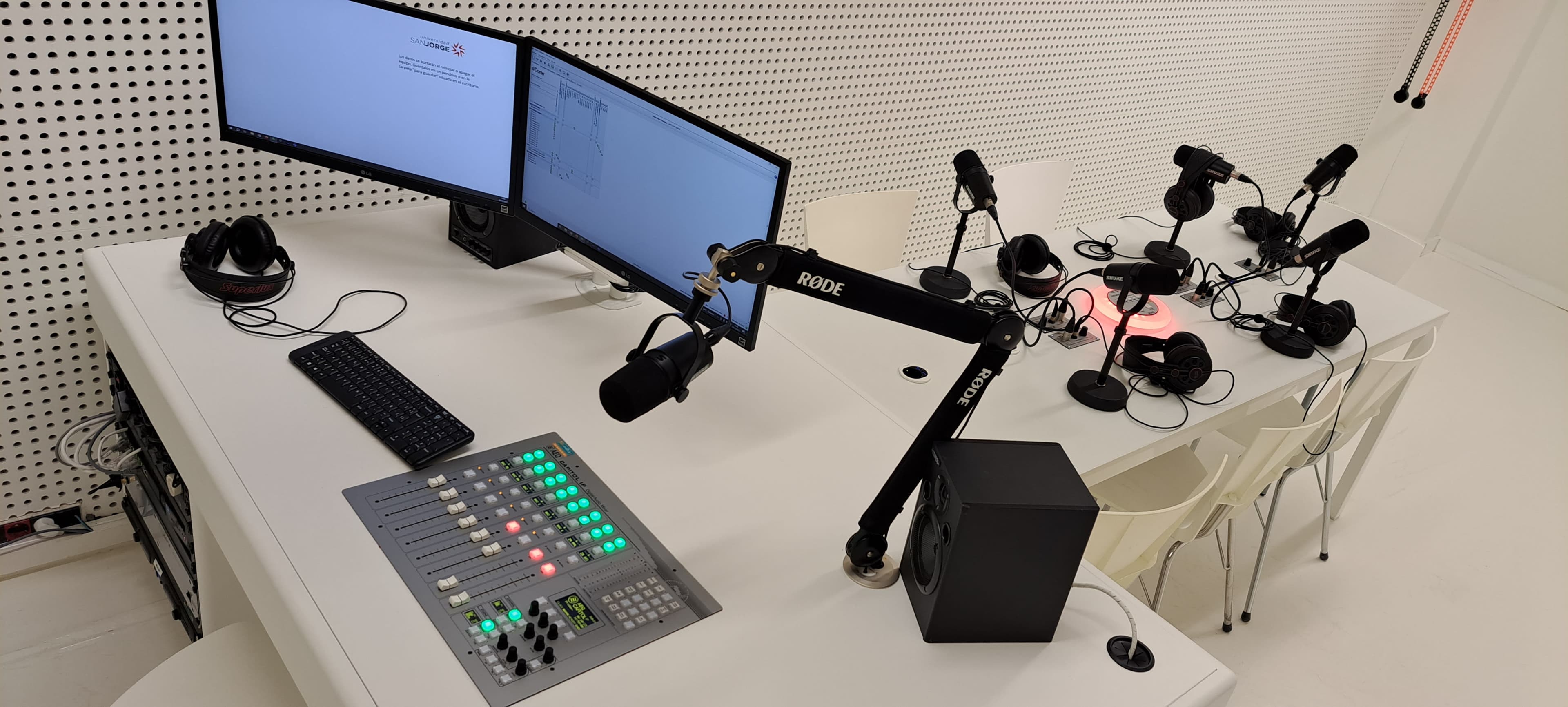 La Universidad de San Jorge en Zaragoza y Ematiza Digital depositan la confianza en AEQ para la renovación de sus estudios
