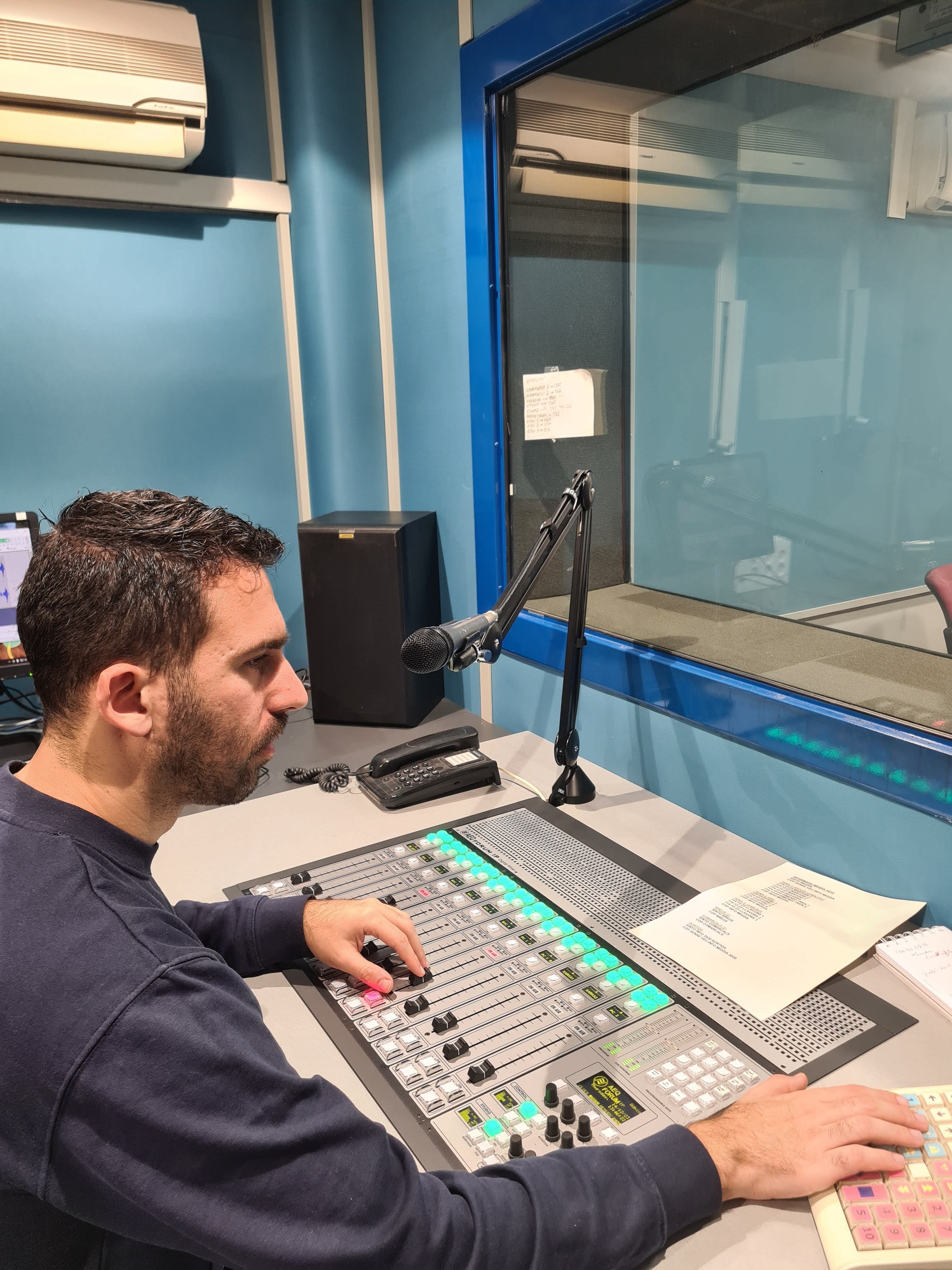 Ràdio Castellar selecciona la consola digital AEQ FORUM IP para su estudio principal