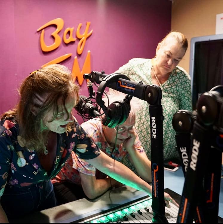LA EMISORA AUSTRALIANA BAY-FM ELIGE AEQ FORUM PARA
SU ESTUDIO DE RADIO