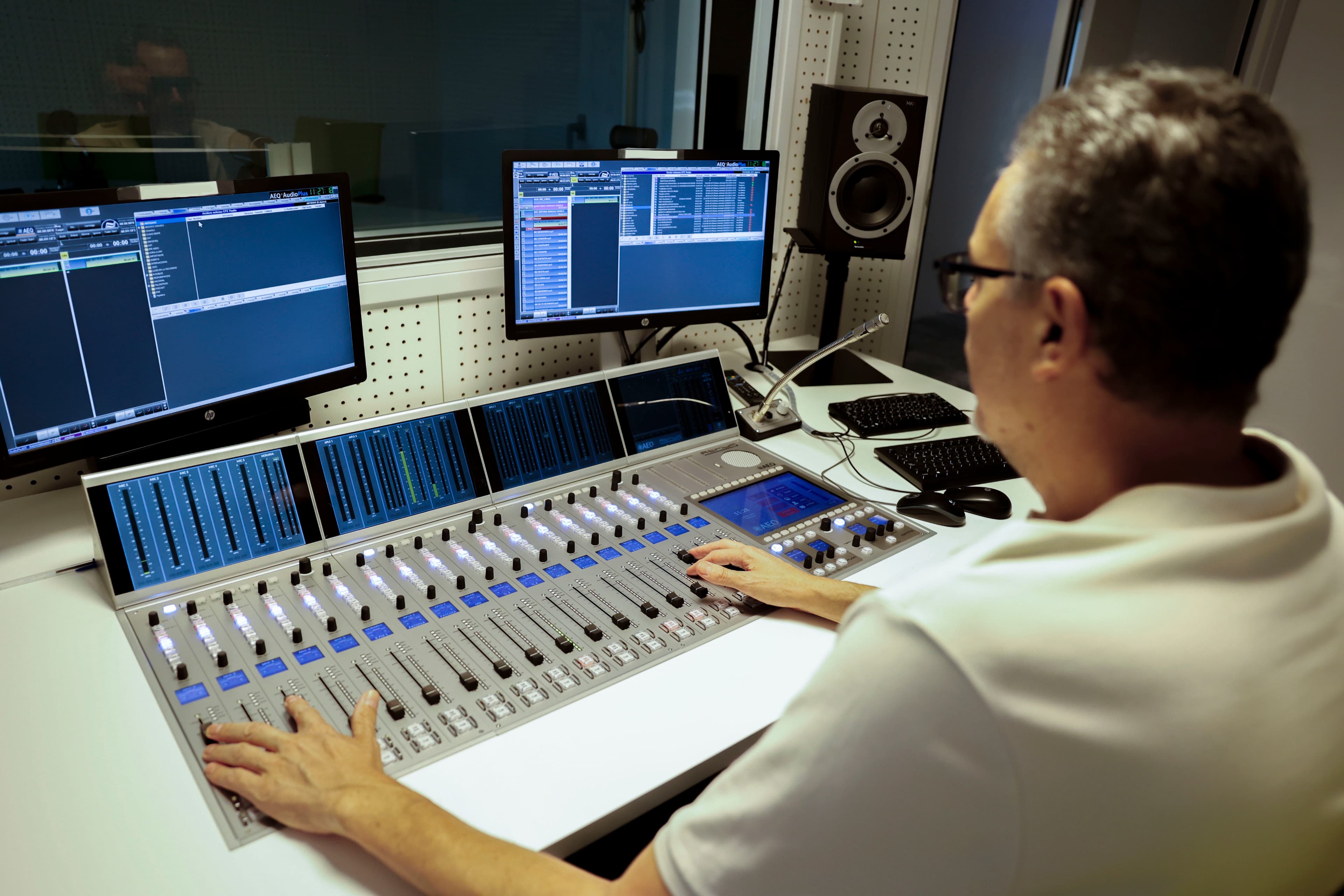 LA AGENCIA EFE RENUEVA LA TECNOLOGÍA DE SUS
ESTUDIOS CENTRALES EN MADRID CON CONSOLAS
AEQ ATRIUM