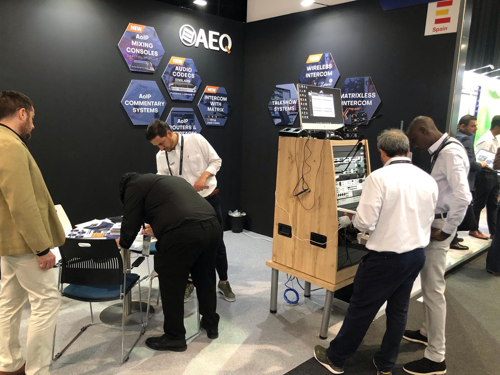 cabsat 2025