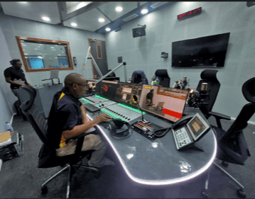 Bongo FM en Tanzania selecciona la consola AEQ FORUM IP SPLIT para su estudio principal