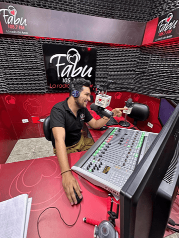AEQ FORUM DIGITALIZA LAS EMISIONES DE RADIO FABU EN GUAYAQUIL, ECUADOR