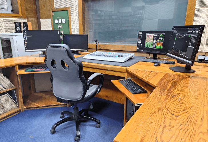 aeq capitol 12 radio ulcinj
